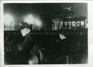 Grenzpolizei der DDR am Brandenburger Tor