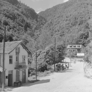 Heilbad und Kurort Kostenec im Südwesten Bulgariens. Landschaftsbilder und Kurgäste