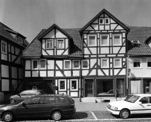 Wohnhaus; Lauterbach, Bahnhofstraße 28, Bahnhofstraße 30