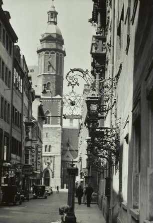 Burgstraße : Leipzig-Zentrum. Burgstraße. Blick nach Norden zur Thomaskirche, rechts Gasthof "Thüringer Hof" (Nummer 19)