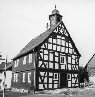 Alte Schule mit Betsaal; Greifenstein, Weilburger Straße 11