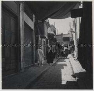 Tunis, Mittagsruhe im Souk, die vornehme Rue d'Église ruht
