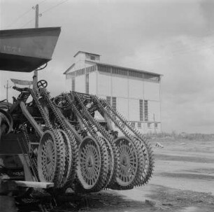 Trent-Venz. Volkseigenes Gut (VEG), moderne Landtechnik