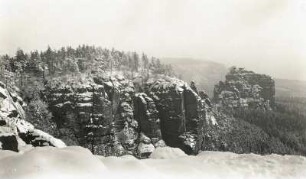 Sächsische Schweiz. Blick vom Gratweg gegen Schrammsteine und Rauschenstein