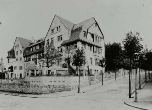 Loschwitz (Dresden-Loschwitz), Alpenstraße 1. Dr. Möllers Sanatorium (1903/1904). Eckansicht (Ullrichstraße)