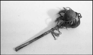 Freiburg: Völkerkundemuseum, Keule mit Steinkopf, Prärieindianer