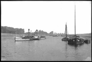 Gröba. Elbe mit Schlepper