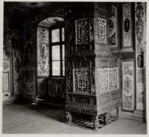 Landshut, Burg Trausnitz, Ofen im Zimmer der Herzogin