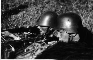 Ostfront: Deutsche und rumänische Soldaten auf Vorposten