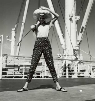 "Grace Line trip", Modeaufnahme, Modell Gunilla Riva (Mademoiselle)