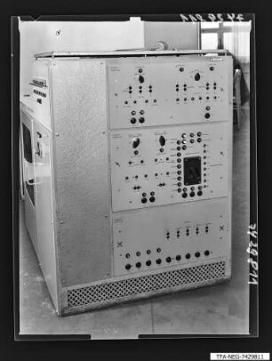 Prüfautomat für Thyristoren, Seitenansicht, Foto 1974