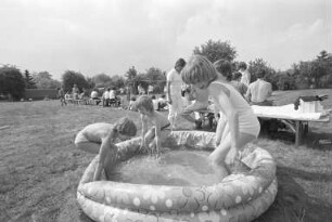 "Engelgarten-Fest" in Grünwinkel zu Gunsten eines Brunnens an der Durmersheimer Straße Ecke Zeppelinstraße