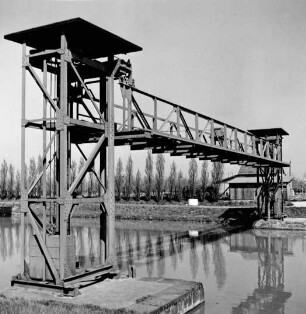 Altes Sicherheitstor am Dortmund-Ems-Kanal als Nadelwehrlehne