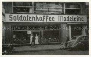 Außenansicht des Soldatenkaffees Madeleine in Paris