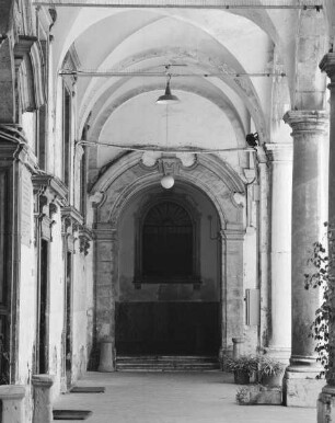 Collegio Gesuitico — Erster Hof & Cortile delle Scuole — Treppenhaus