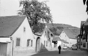 Jechtingen: Gasse und zweigiebliges Haus