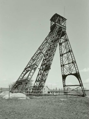 Zschorlau, Kr. Aue, Förderturm, Türkschacht