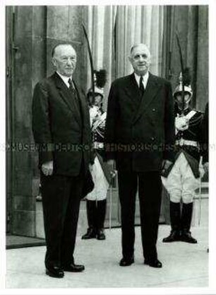 Bundeskanzler Konrad Adenauer bei Frankreichs Staatspräsident Charles de Gaulle in Paris