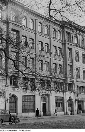 Passanten auf einer Straße