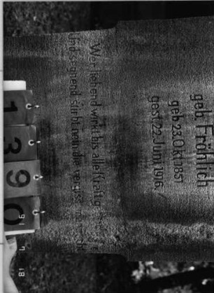 Grabstein 1390 [Hahn S. 110 Grab-Nr. 1944]: Grabstein 1390 (Detailaufnahme)[Hahn S. 110 Grab-Nr. 1944]
