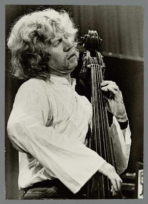 Eberhard Weber : Portrait des Jazzmusikers Eberhard Weber im Filmtheater bei der 43. Jazz-Werkstatt Peitz 1981
