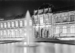 Dresden-Altstadt. Gemäldegalerie (1847-1854). Ansicht über den Zwingerhof