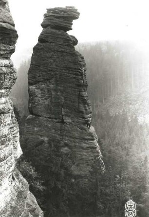 Sächsische Schweiz, Bielatal. Spannagelturm. Seilschaft Carl Rau an der Nordwestkante (Perrykante, VIIb [VIIc])