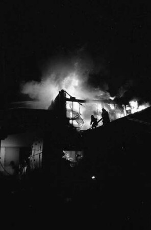 Großbrand im Zentrallager der Firma Ritter AG im Industriegebiet Killisfeld
