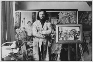 Der Maler Ulrich Hachulla in seinem Atelier