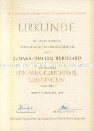 Verleihungsurkunde zur Medaille für ausgezeichnete Leistungen