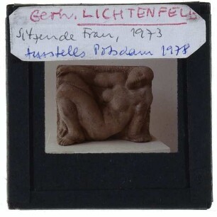 Lichtenfeld, Sitzende Frau