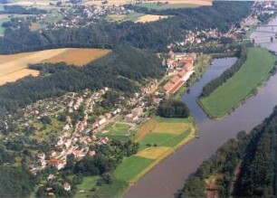 Porschdorf-Prossen. Ortsteilansicht mit Winterschutzhafen. Luftbild-Schrägaufnahme von Südwest
