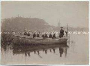 Kadetten im Ruderboot