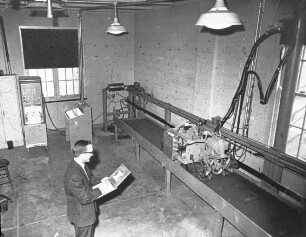 Fotografie: Labortest, Bodenrinne, Messtechnik