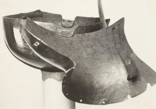 Hundsgugel mit echtem Kopfstück und gefälschtem Visier und gefälschter Helm mit Visier