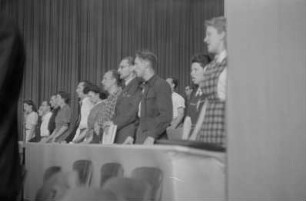 Versammlung des II. Parlament der FDJ im Hamburger Hof in Meißen : Pfingsten 1947