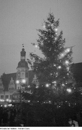 Leipziger Weihnachtsmarkt bei Dunkelheit