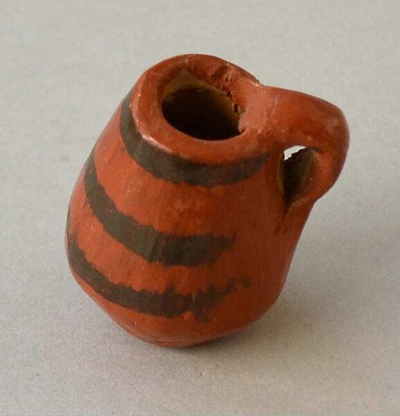 Clay vessel (miniature)