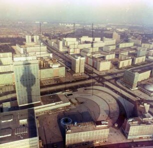 Alexanderplatz in Berlin : Blickrichtung Nordosten