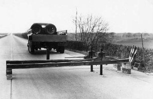 Anheben abgesackter Betonfahrbahnplatten bei km 124,5