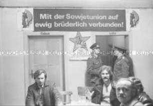 Transparent zum 30. Jahrestag der Befreiung in der Klubgaststätte im Kulturhaus Seelow