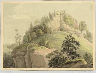 Der Berg Oybin im Zittauer Gebirge mit den Ruinen der Burg und des Klosters von Südwesten, im Hintergrund links die Aussicht auf die Stadt Zittau