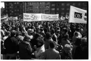 Kleinbildnegative: DGB-Demonstration, Kolonnenstraße, 1981