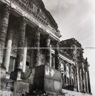 Das Portal des Reichstages