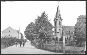 Schwepnitz. Kirche und Schule