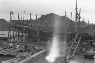 Bootsbau : Ein im Bau befindliches Boot.