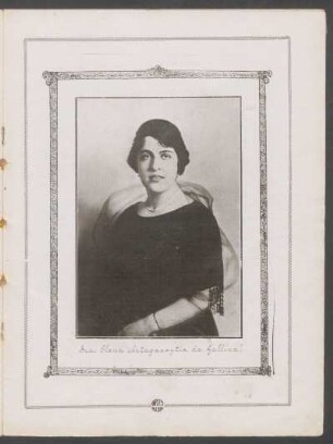 [Fotografía de] Sra. Elena Artagaveytia de Gallina