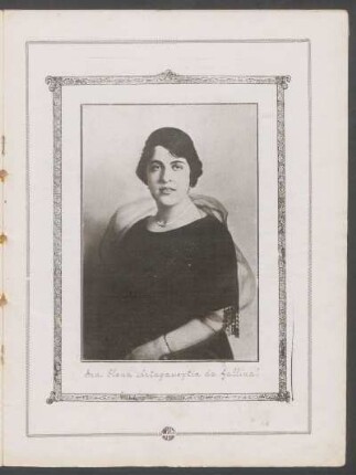 [Fotografía de] Sra. Elena Artagaveytia de Gallina