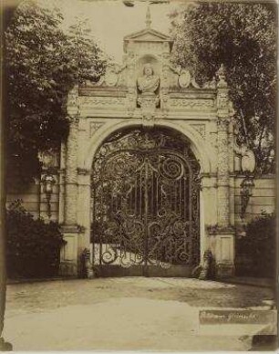 Ohne Titel (Jagdschloß Glienicke, Portal)
