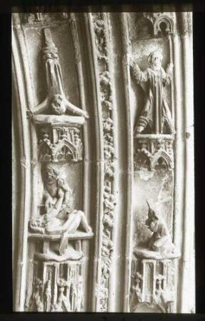 Kreuzkirche, Portal des nördlichen Querschiffs